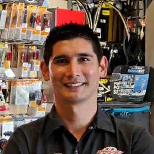 Paul Che, owner and fitter